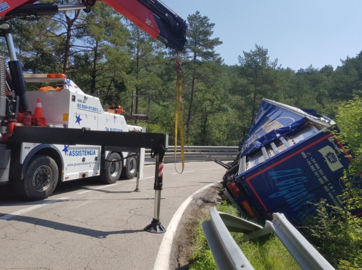 Camió accidentat a Vilada aquest dilluns.