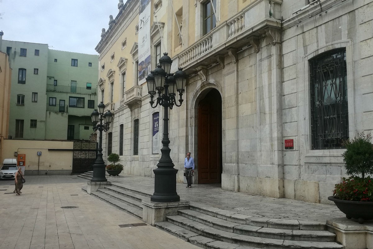 Entrada a l'Ajuntament de Tarragona. 