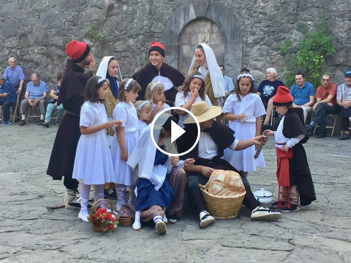Aquesta popular i tradicional dansa sembla que es balla des del segle XIX en aquesta vila de la Vall d'en Bas.