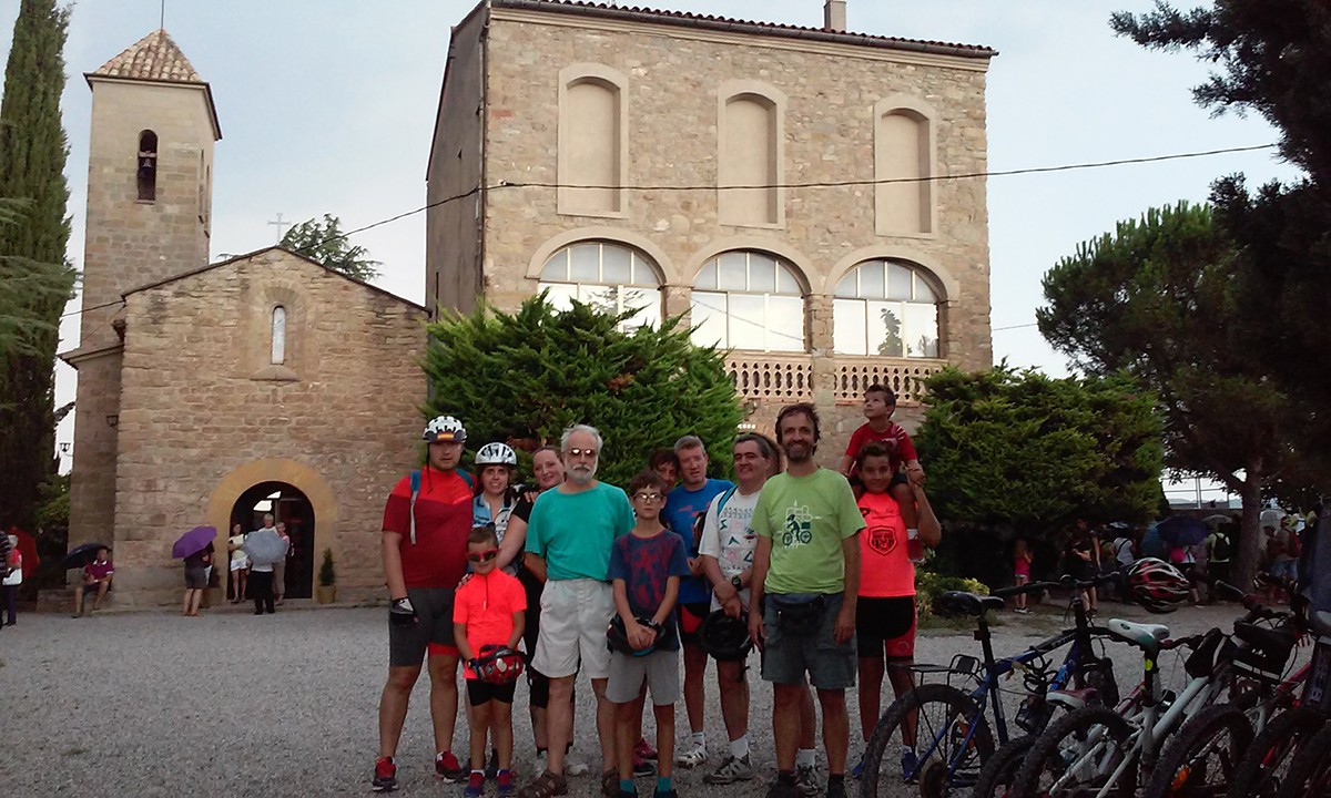 Els ciclistes, al santuari de Viladordis