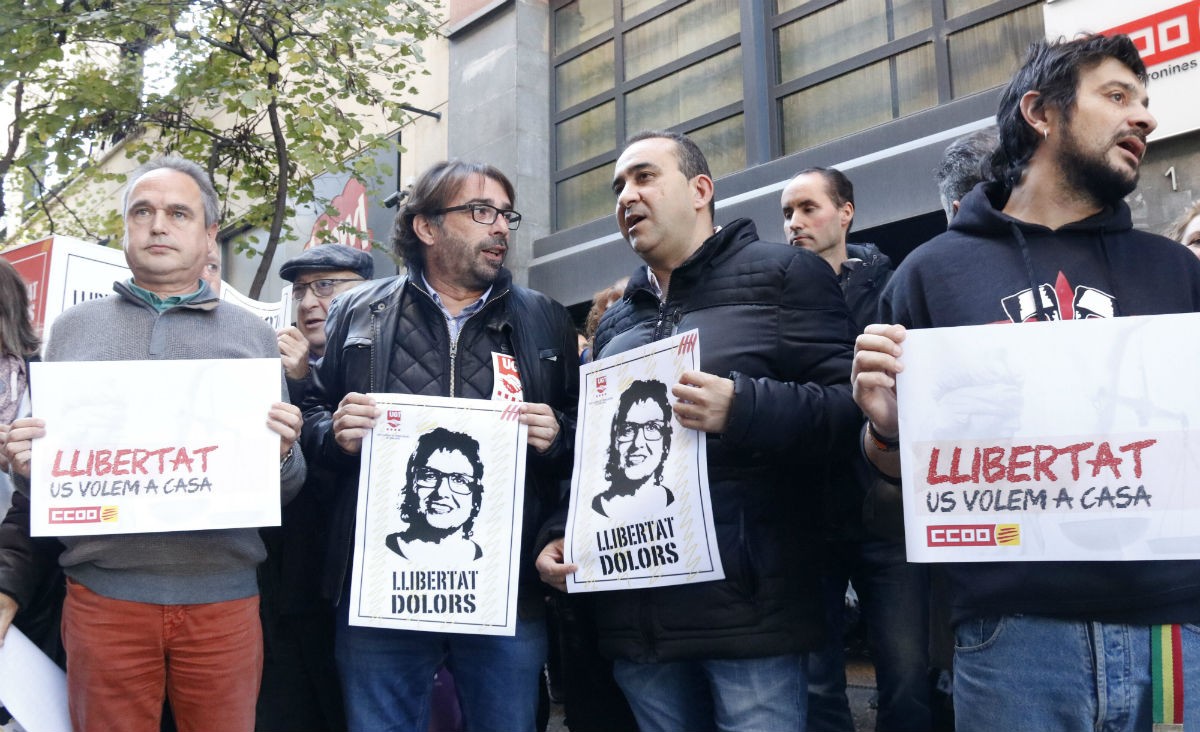 Camil Ros i Javier Pacheco, en una concentració per la llibertat de Dolors Bassa.