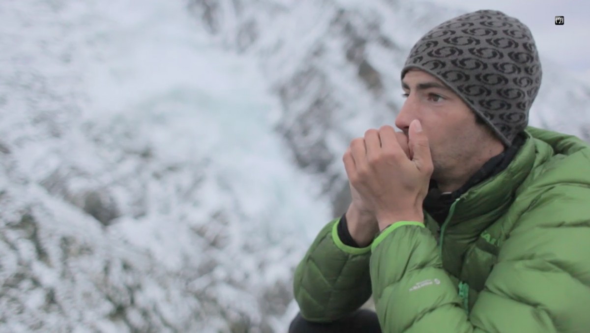 Kilian Jornet en un dels moments del documental «De camí a l'Everest»