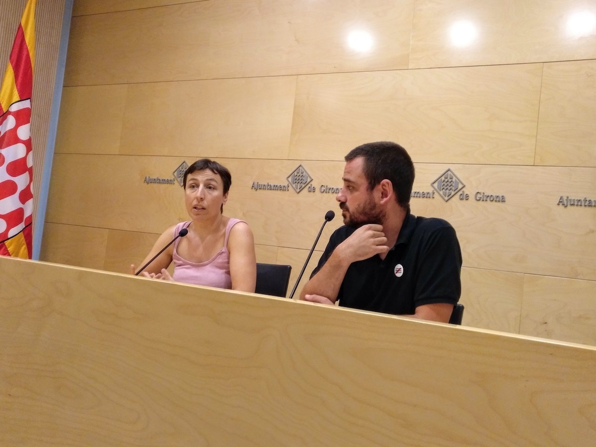 Laia Pèlach i Lluc Salellas, regidors de la CUP-Crida per Girona al consistori gironí.