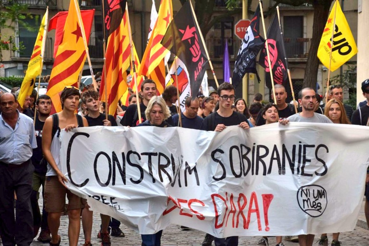 Unes 200 persones han recorregut el Barri Vell de Girona