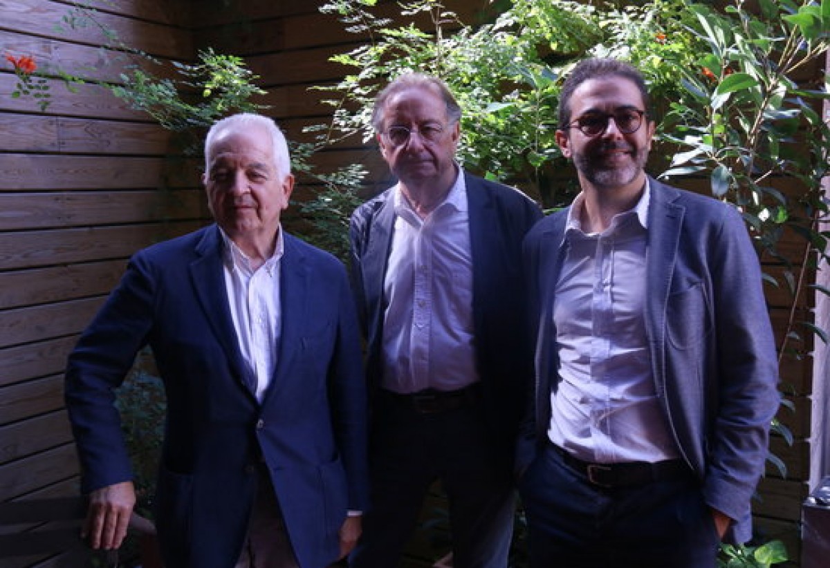 Borja de Riquer, Josep Ramoneda  i Emili Rosales avui a la llibreria Laie.