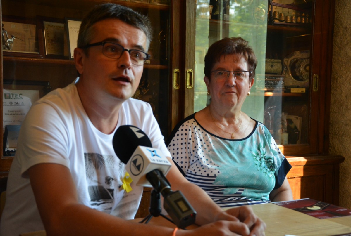El regidor de Cultura, Josep Subirana, i la presidenta de la Polifònica, Maria Rosa Riera, en roda de premsa, a Cal Prat.