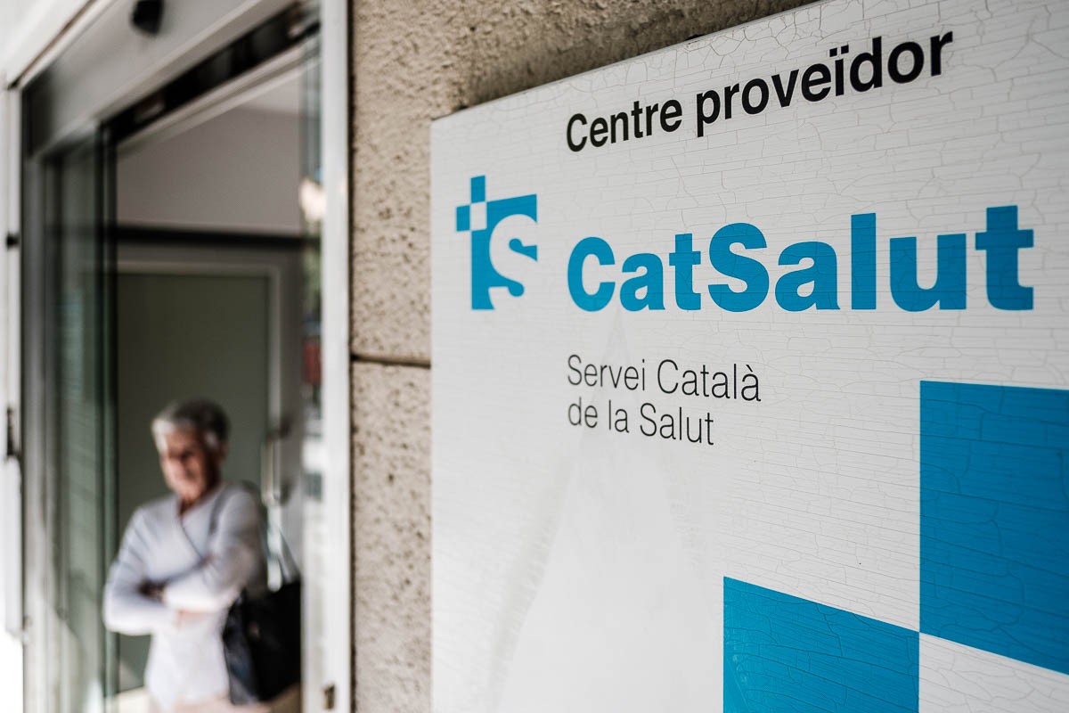 El director del CatSalut, Adrià Comella, ha signat una resolució aquest dilluns 17 de febrer per la qual se suspèn la instrucció