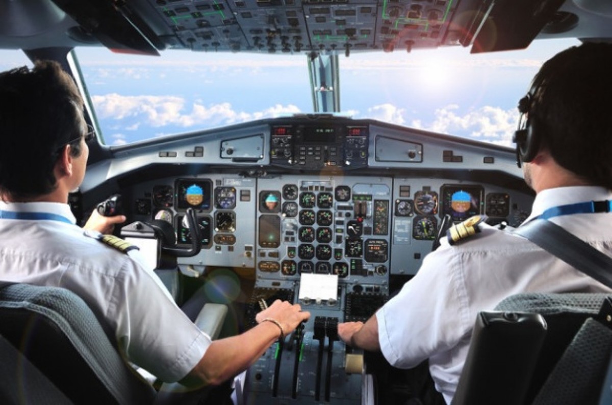 CESDA i Vueling s'uneixen per formar pilots 
