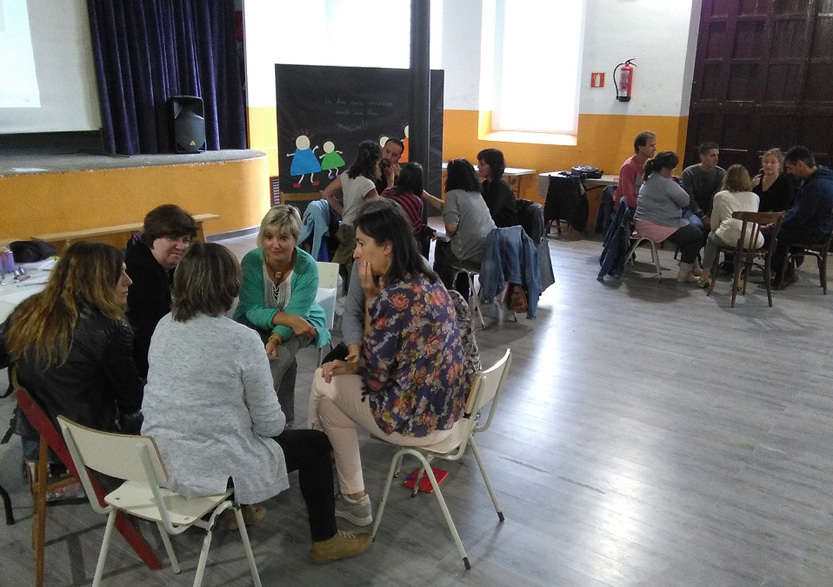 La primera trobada del curs va tenir lloc a l'Escola Xoriguer de Centelles
