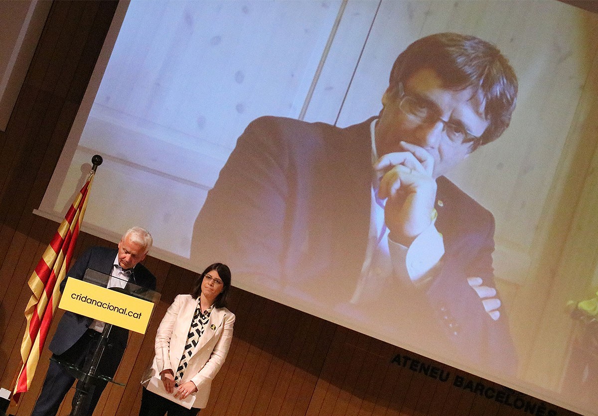 Carles Puigdemont, Ferran Mascarell i Gemma Geis a l'acte de presentació de la Crida Nacional per la República