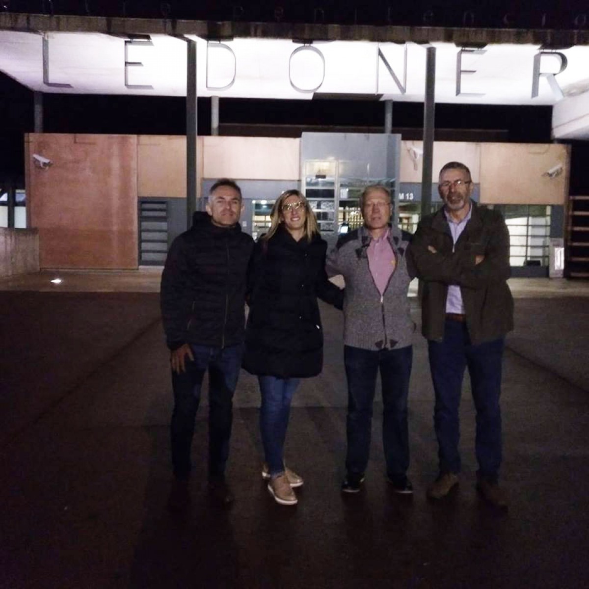 Dani Fernàndez, Roser Colomé, Carles Corominas i Joan Mora  a la sortida de la presó de Lledoners