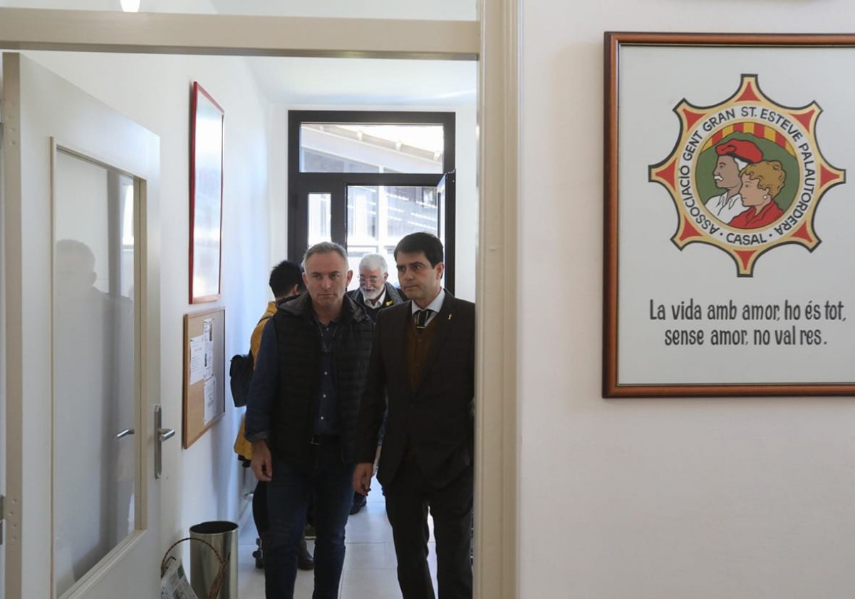 El president de la Diputació de Barcelona inaugurant les reformes del Casal de la Gent Gran de Sant Esteve de Palautordera