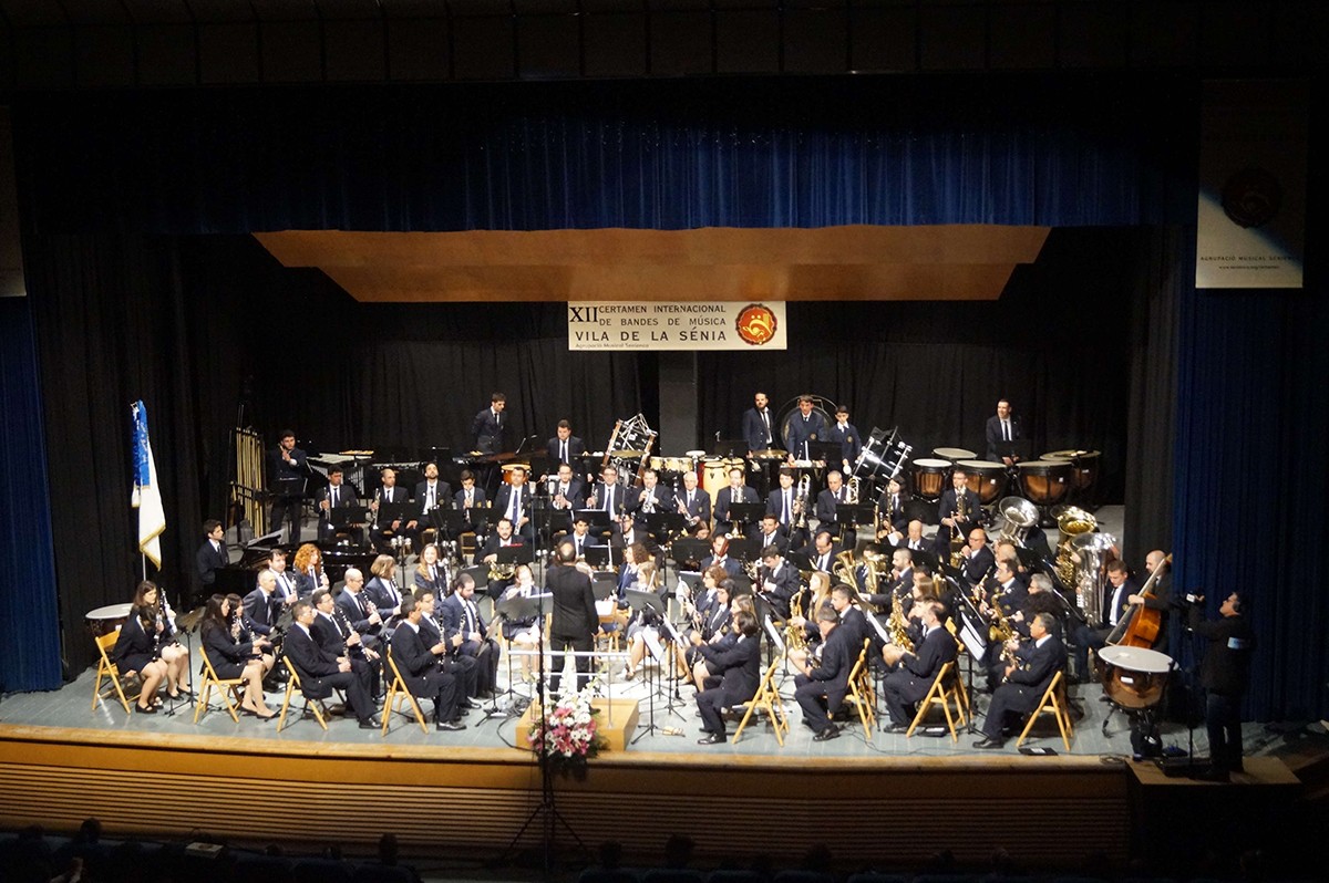 Els guanyadors de l'any passat, els alacantins de l'Agrupació Artístico Musical El Treball de Xixona.