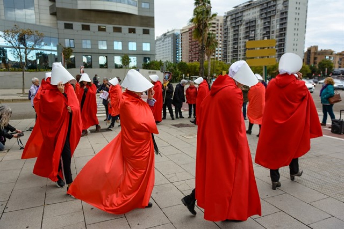 Una imatge de la performance per protestar sobre una jornada de ventres de lloguer a València. 