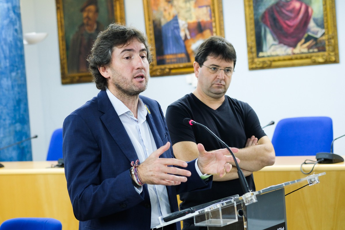 El regidor de Medi Ambient, Jordi Alcalde, i el tècnic del SIGMA, David Llongarriu, durant la presentació de la campanya.