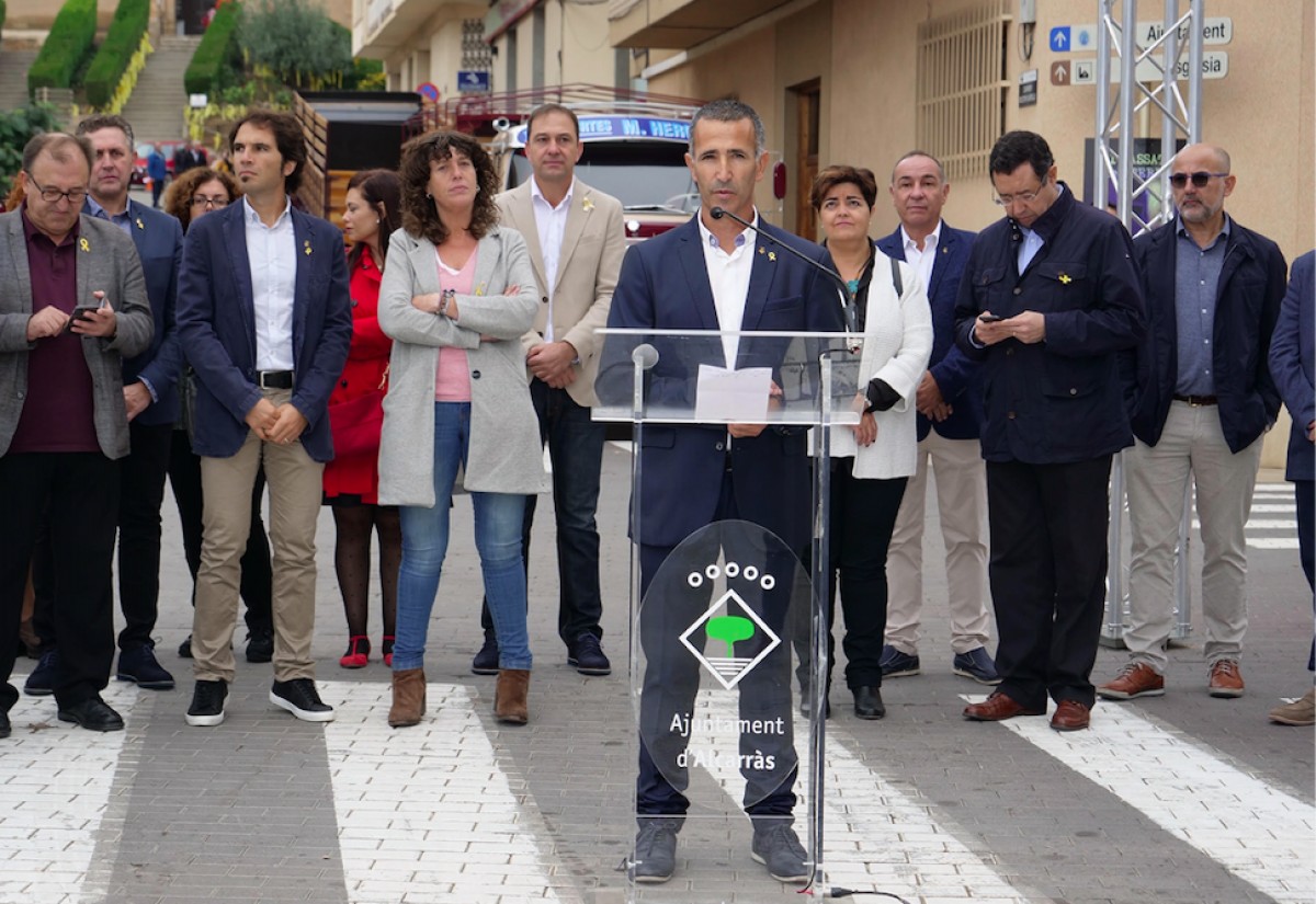 L'alcalde d'Alcarràs, Miquel Serra, durant la inauguració de la Fira del Comerç i del Rebost 2018