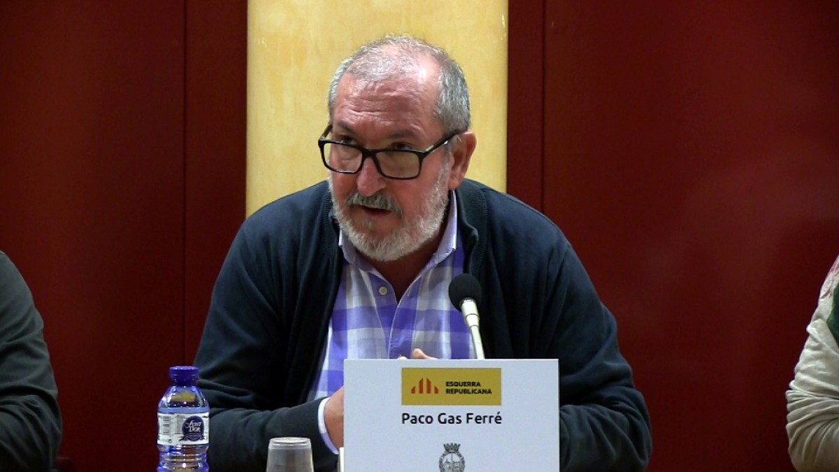 L'alcalde de Roquetes, Paco Gas, durant la presentació dels sis projectes.