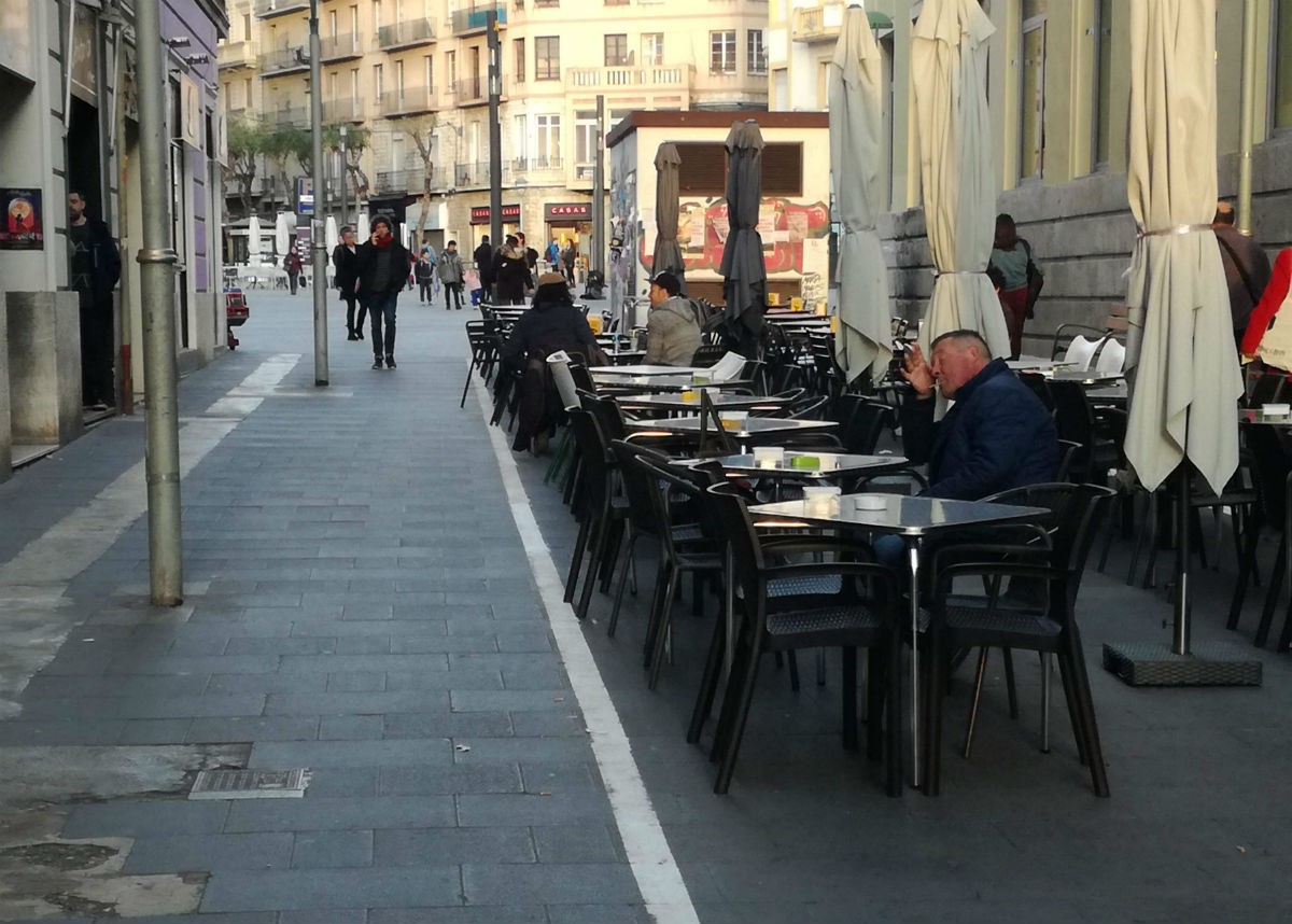 Prova pilot per delimitar la zona de terrasses al carrer Lleida de Tarragona 
