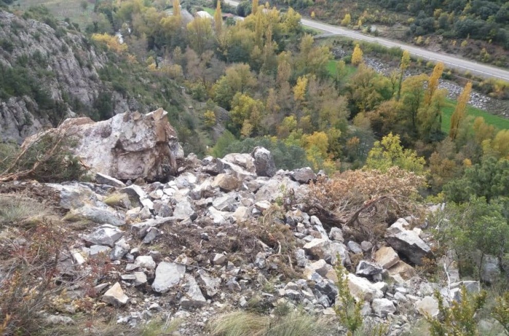 L'esllavissada està a pocs metres de la presa de Senterada