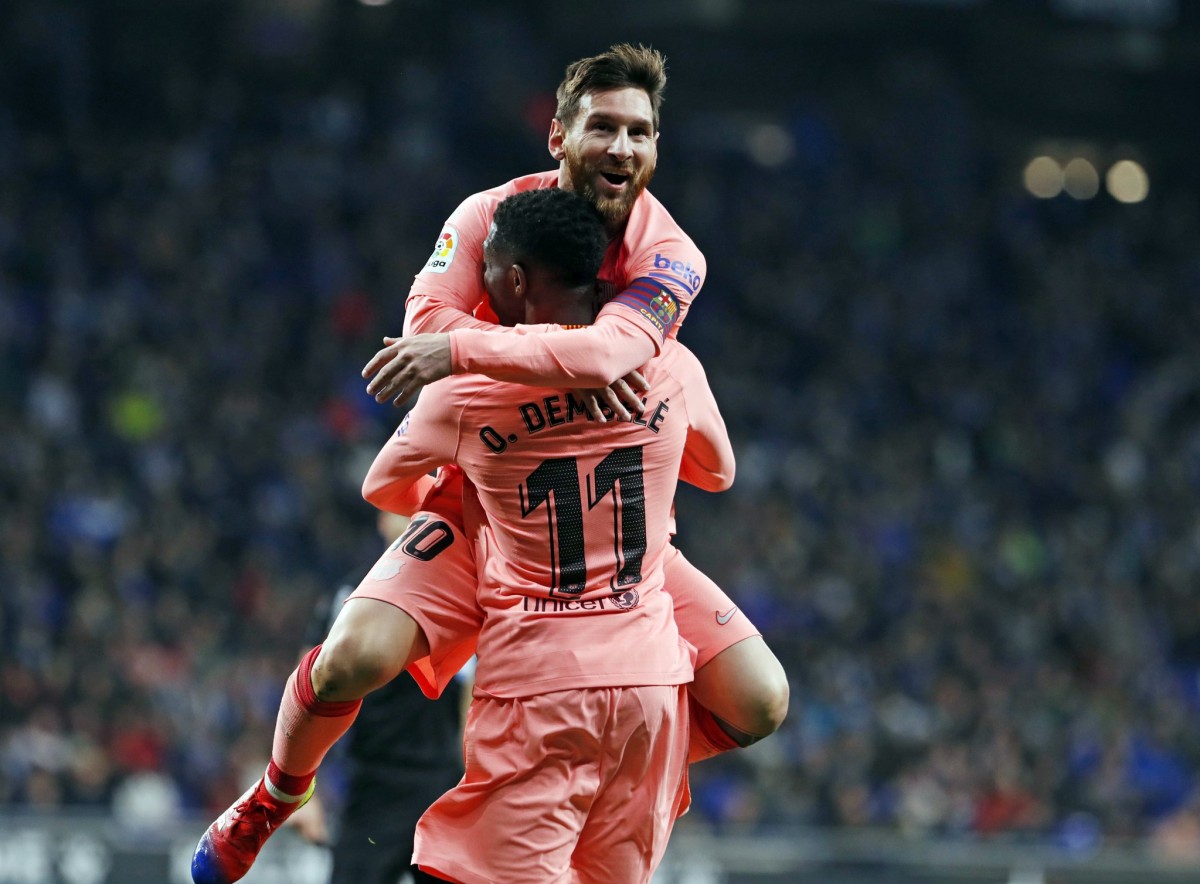 Ousmane Dembélé i Leo Messi després del gol del francès a l'Espanyol