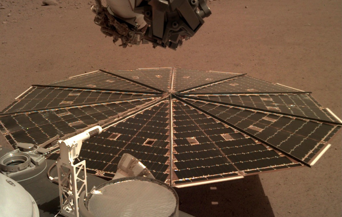 La placa solar de la InSight a Mart