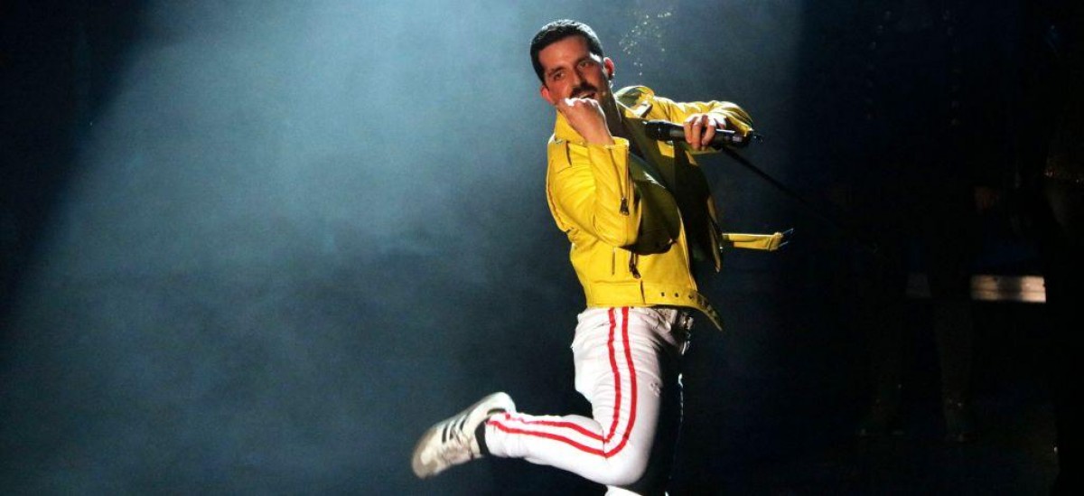 Isaac Baró interpretant Freddie Mercury