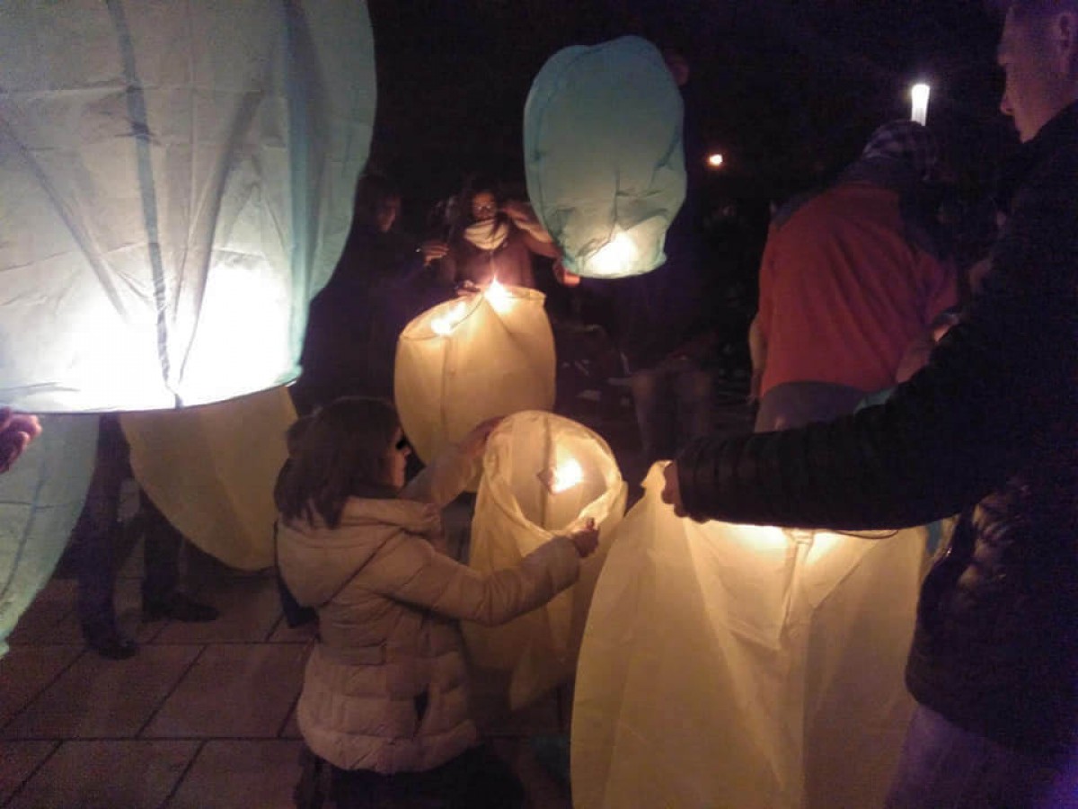 Enlairada de globus en la 3a NIt dels Desitjos d'ERC i Jovent Republicà de Santa Maria de Palautordera