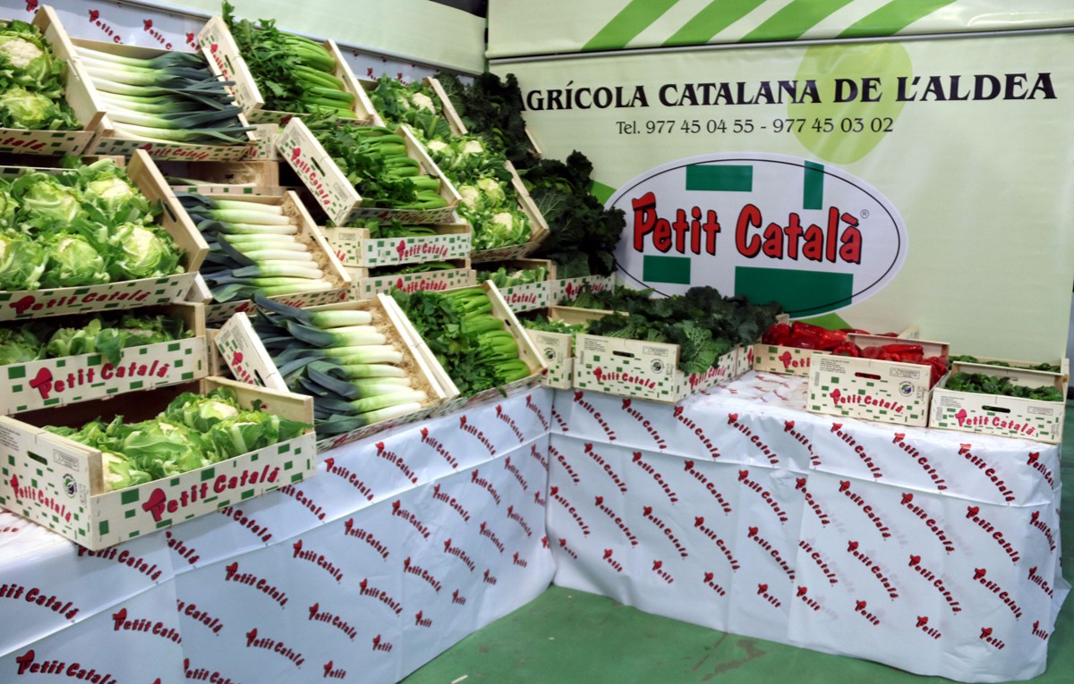 Estand promocional de les hortalisses que comercialitza la Cooperativa de l'Aldea.