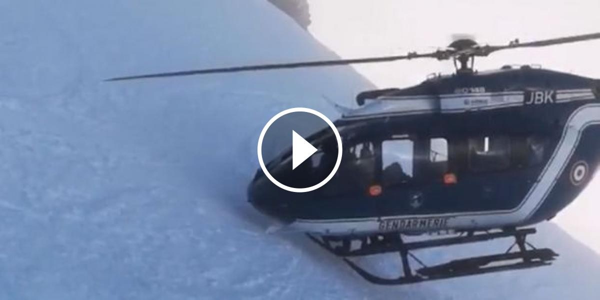 Imatge del rescat en helicòpter als Alps