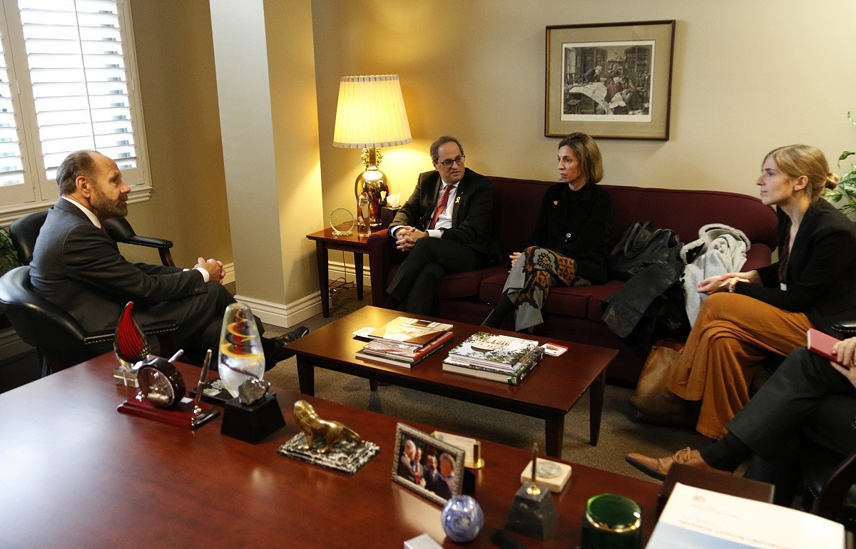 Reunió de Torra i la consellera Àngels Chacón amb el senador Jerry Hill
