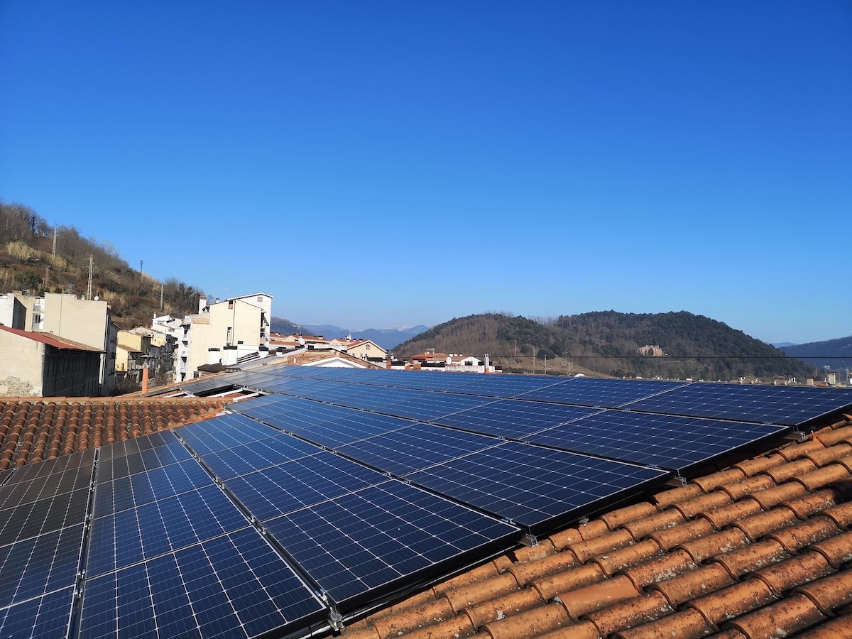 Algunes de les plaques solars que ha instal·lat Sud Renovables a Bassols Energia.