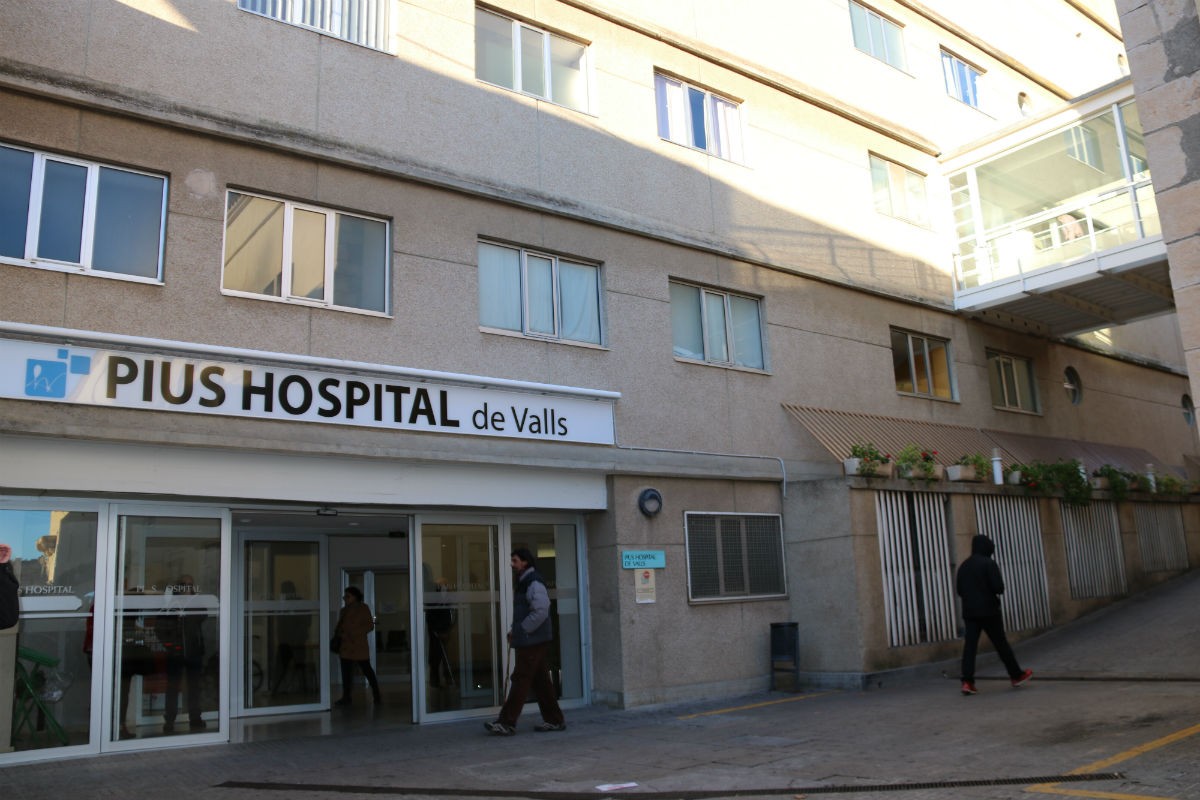 La façana principal del Pius Hospital de Valls.