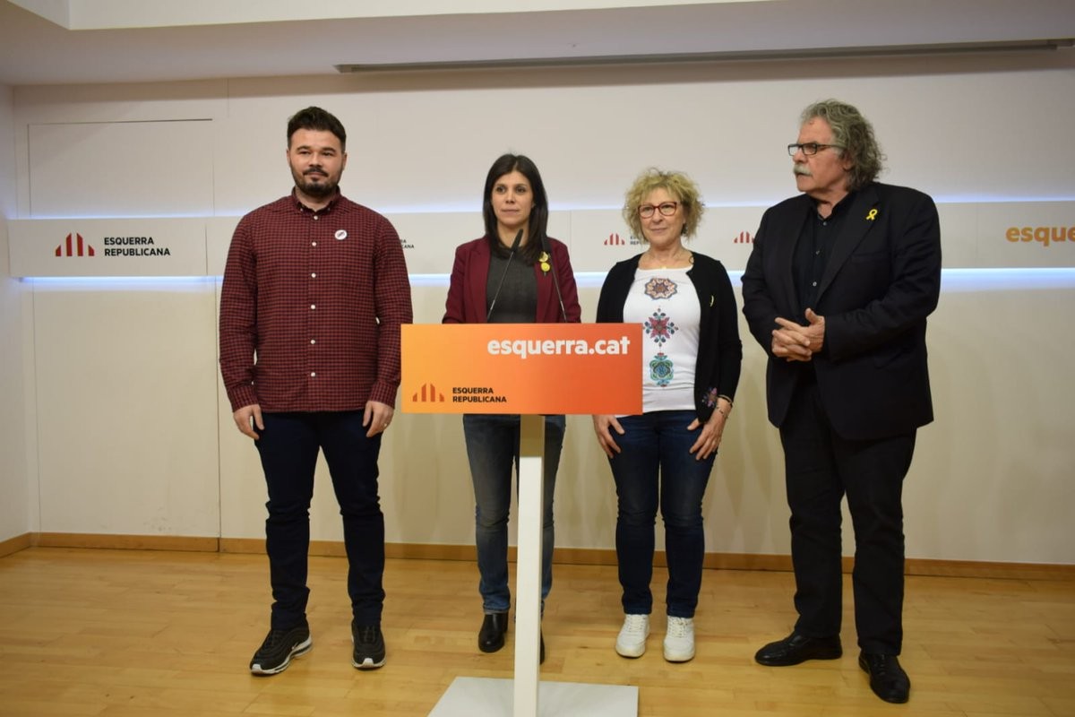Gabriel Rufián, Marta Vilalta, Mirella Cortés i Joan Tardà, en roda de premsa