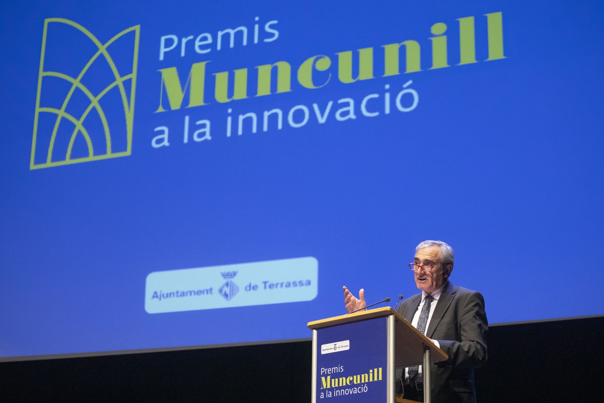 L'alcalde Alfredo Vega a la gala dels Premis Muncunill. 