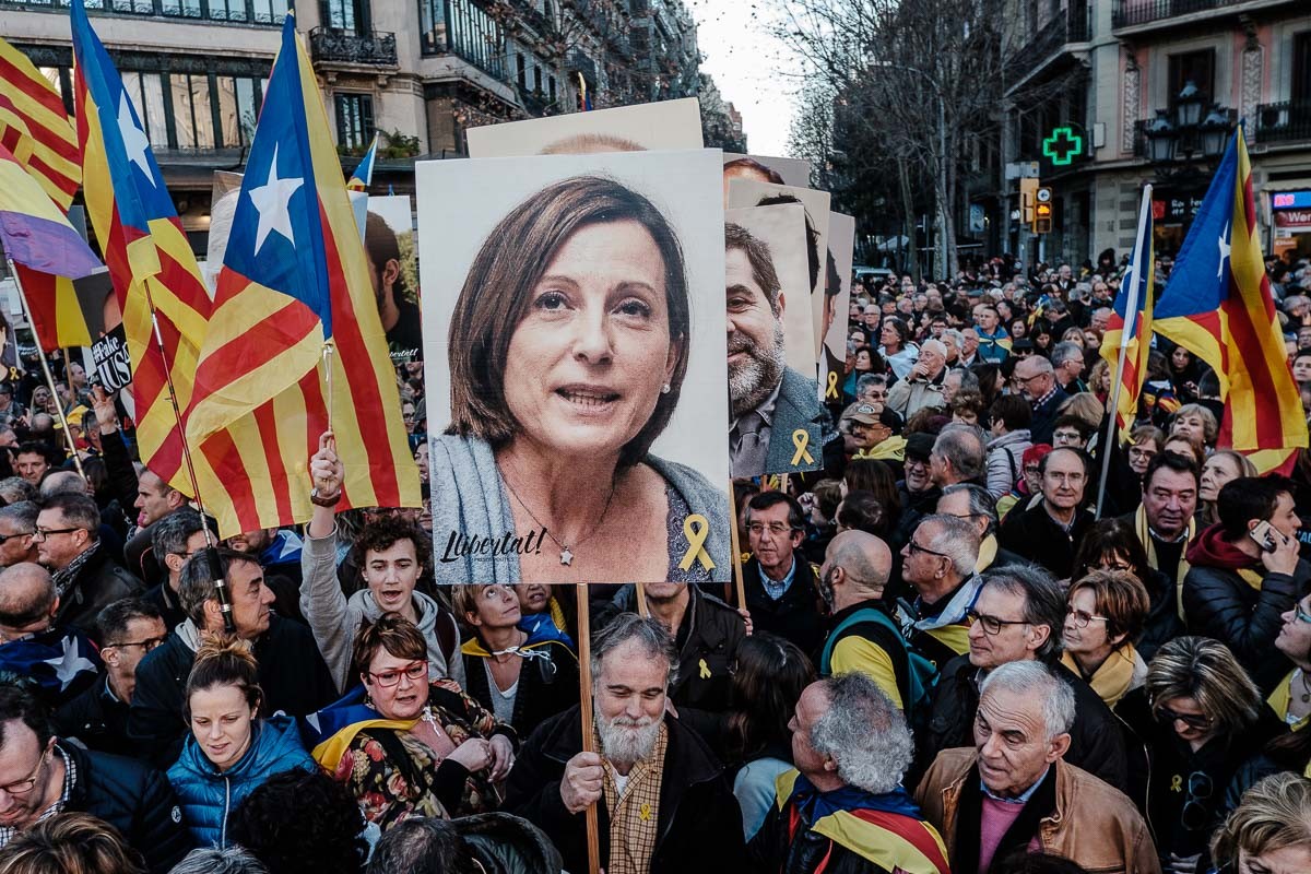 Manifestació massiva a Barcelona al febrer, quan arrencava el judici de l'1-O.