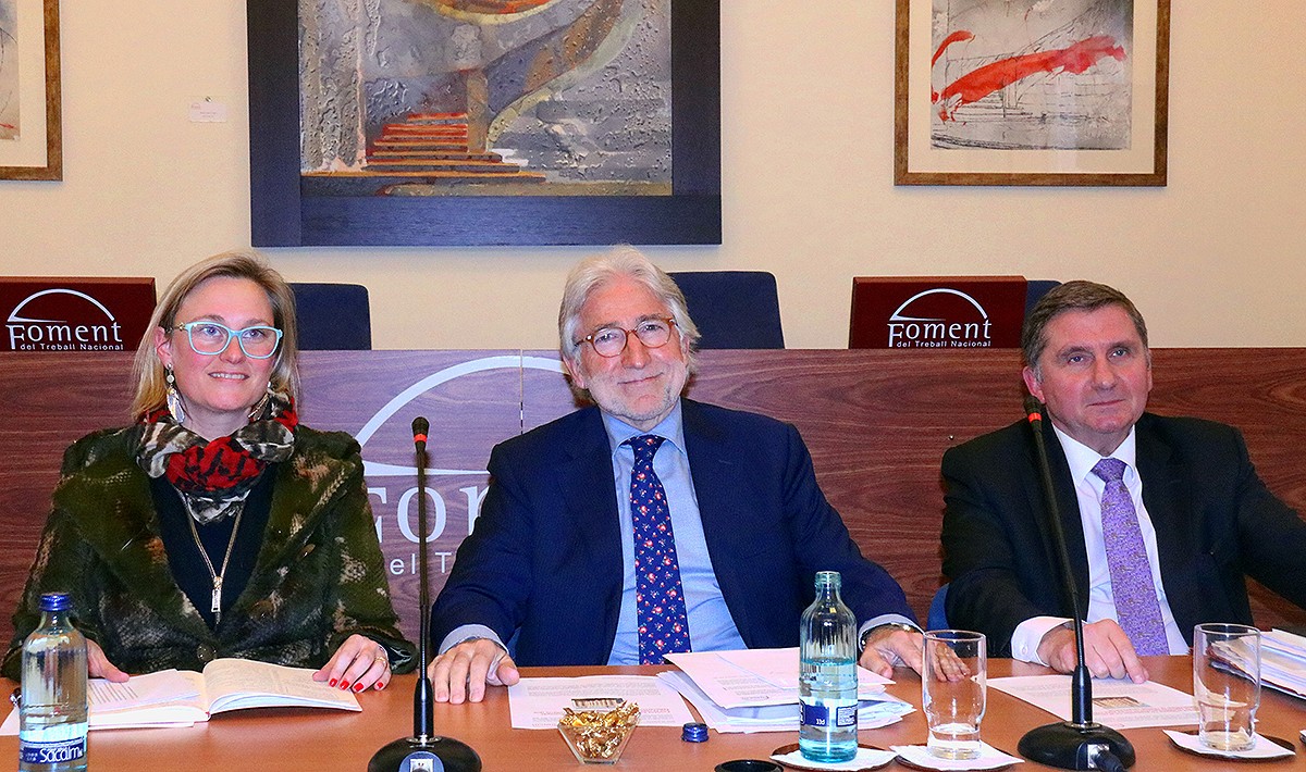 Virginia Guinda, vicepresidenta de Foment, amb Josep Sánchez Llibre i David Tornos, secretari general de la patronal.