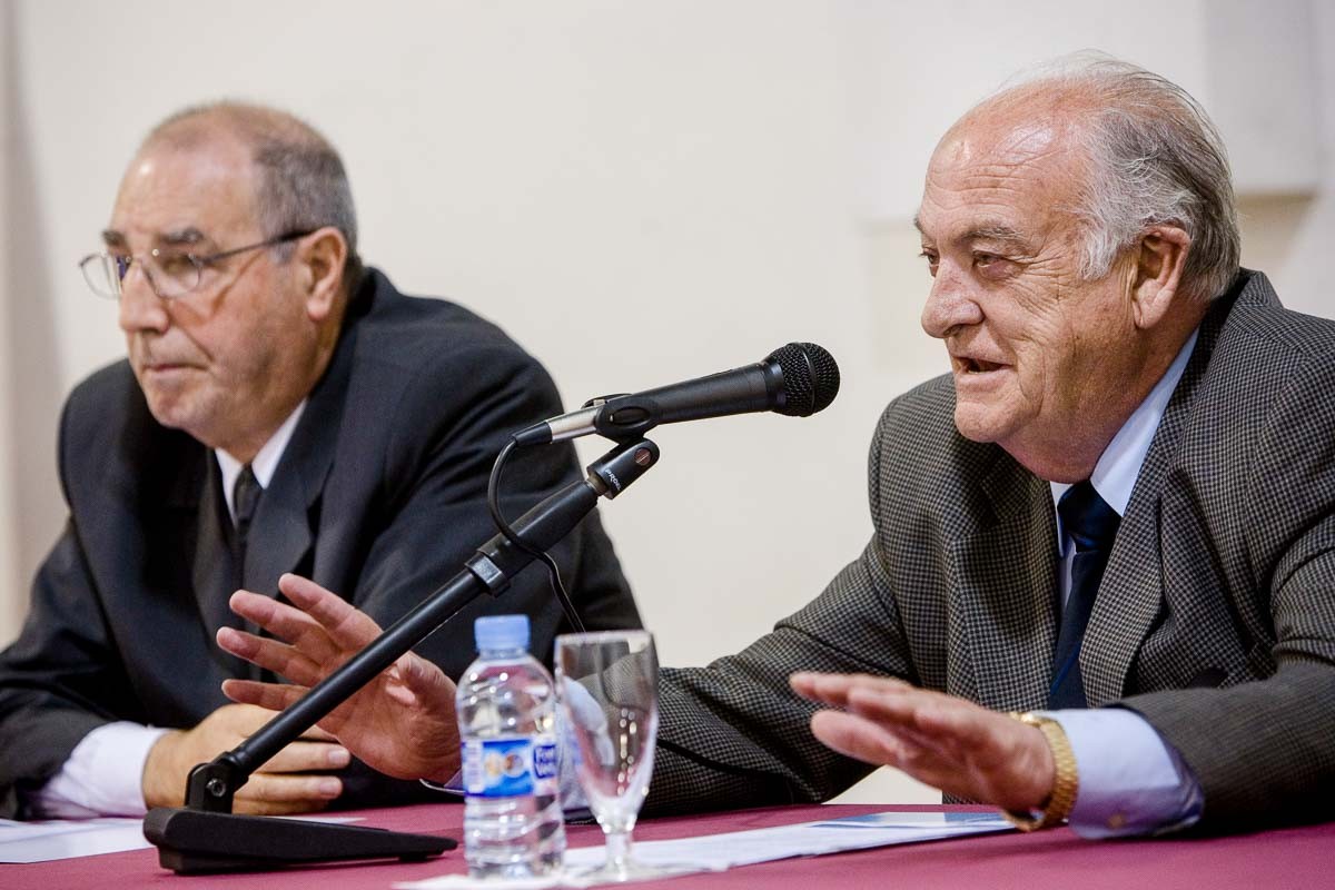 Joaquim Vivas (dreta) amb el també exalcalde de Manlleu, Joan Usart en un acte commemoratiu dels 30 anys d'ajuntaments democràtics, l'abril del 2009