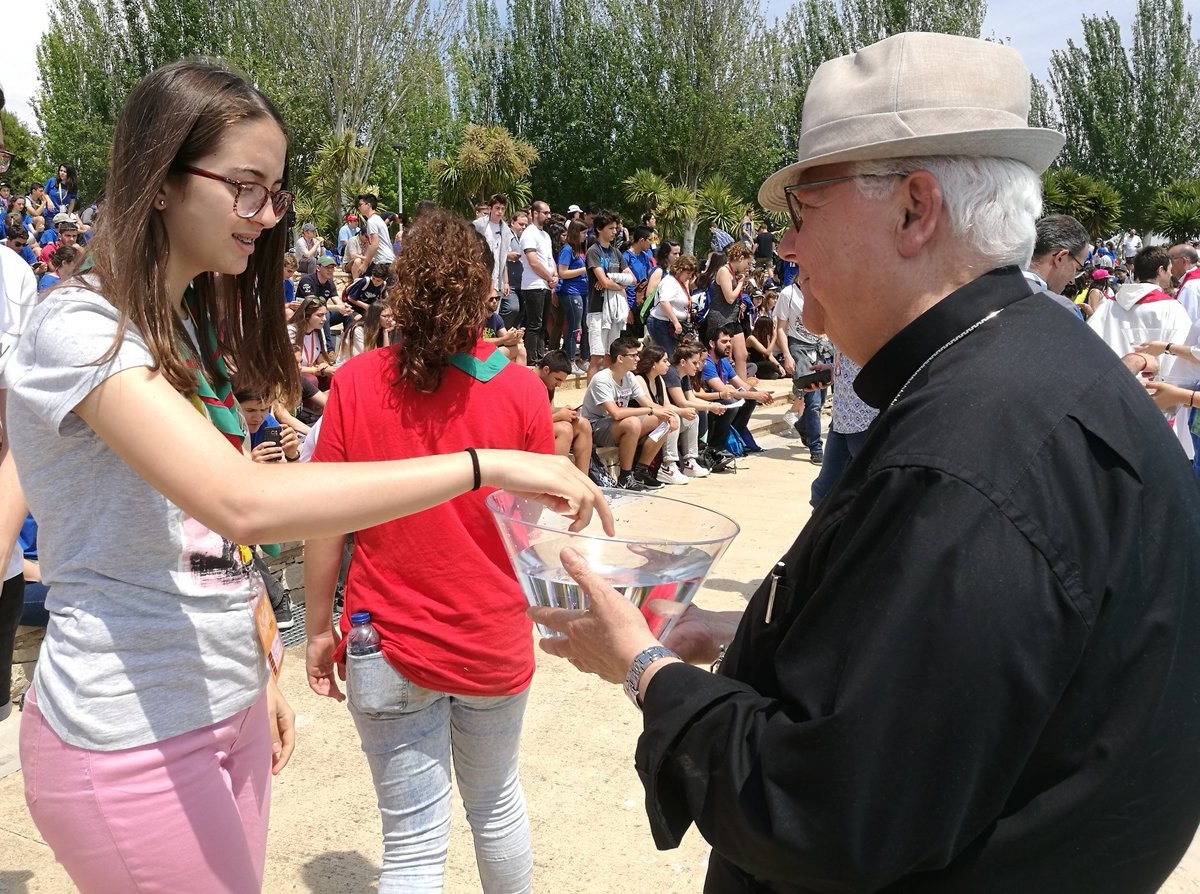 El bisbe de Girona a l'Aplec de l'Esperit d'aquest estiu amb els joves.