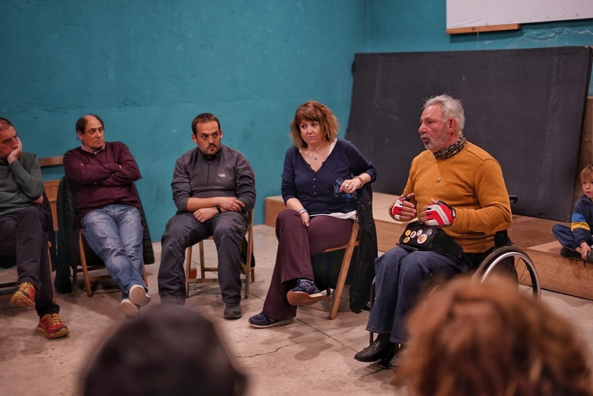 Un moment de la xerrada de l'activista Jordi Puig a La Clau, a Sant Celoni