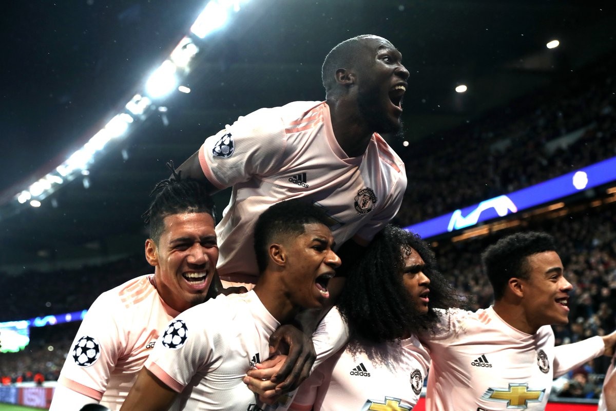 El Manchester United celebra el pas a quarts de la Champions