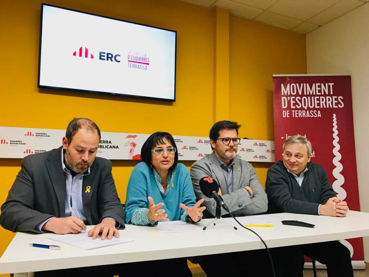 Carles Caballero, Carme Labòria, Isaac Albert i Josep Serra a la roda de premsa d'ERC-MES. 