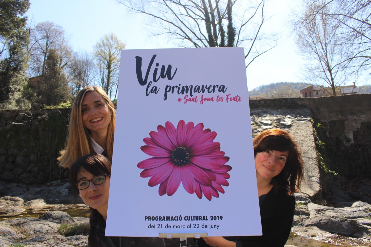 Anna Serra, Maria Vidal i Anna Escarpanter han presentat Viu la Primavera.