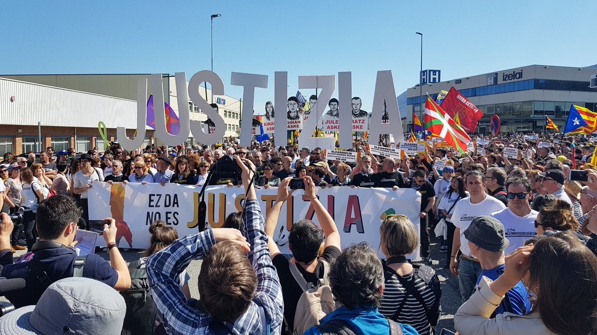 La manifestació d'Altasu ha demanat l'alliberament dels joves empresonats