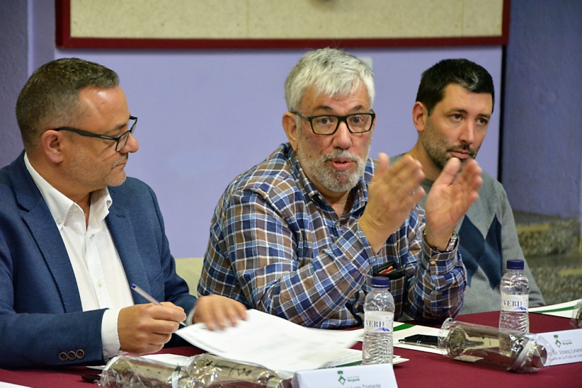 L'exalcalde de la Pobla de Lillet, Vicenç Linares, en un Consell d'Alcaldes. 