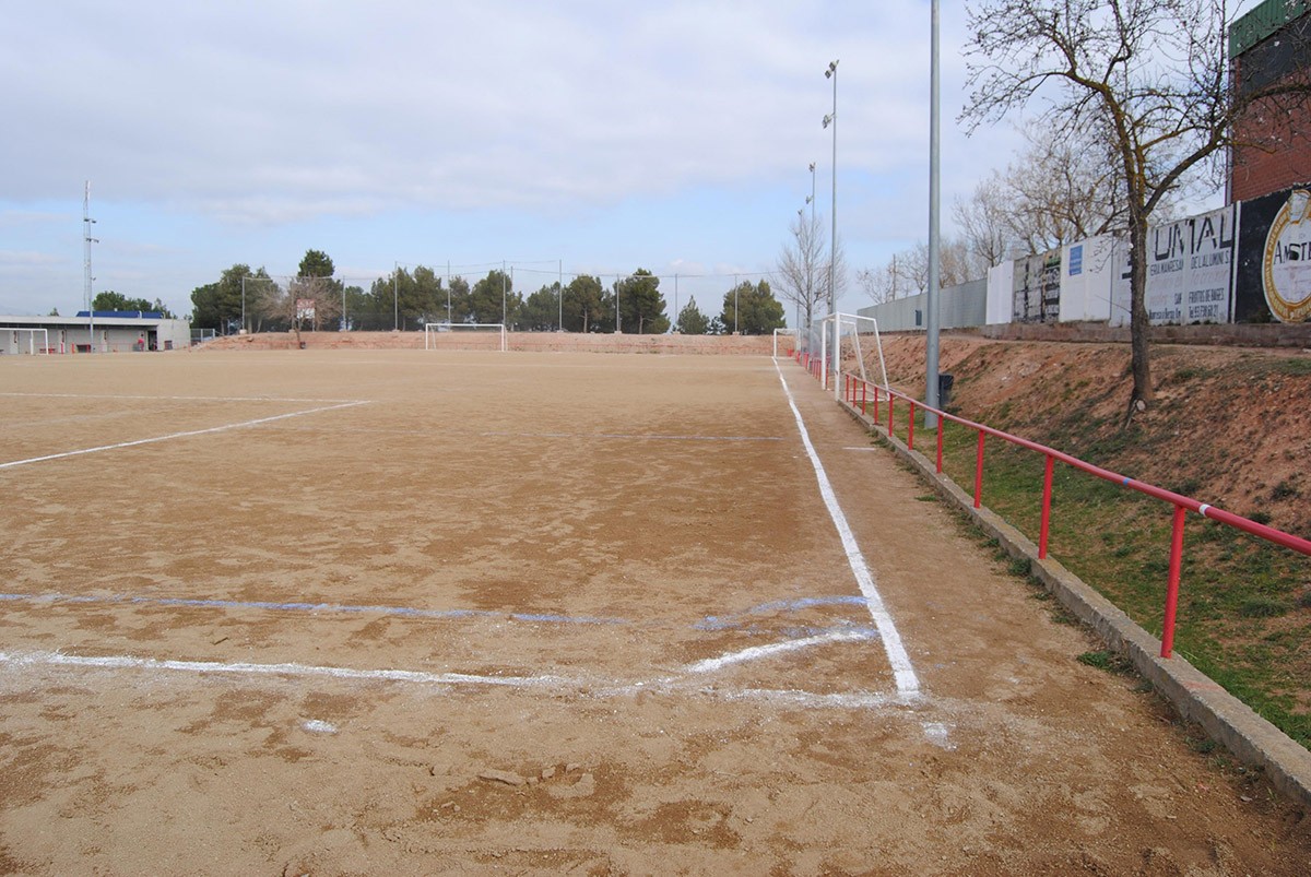 Les obres d’instal·lació de gespa al camp de futbol de la Pirinaica començaran el proper 24 d'abril