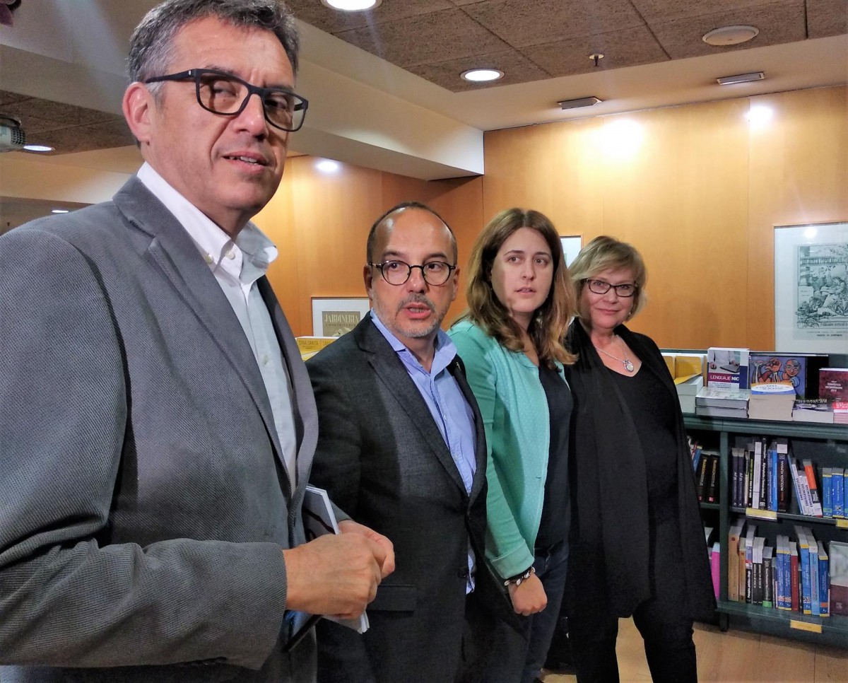 Lluís Recoder, Carles Campuzano, Marta Pascal i Esperança Esteve, en la presentació del darrer llibre de Campuzano, al mes d'abril
