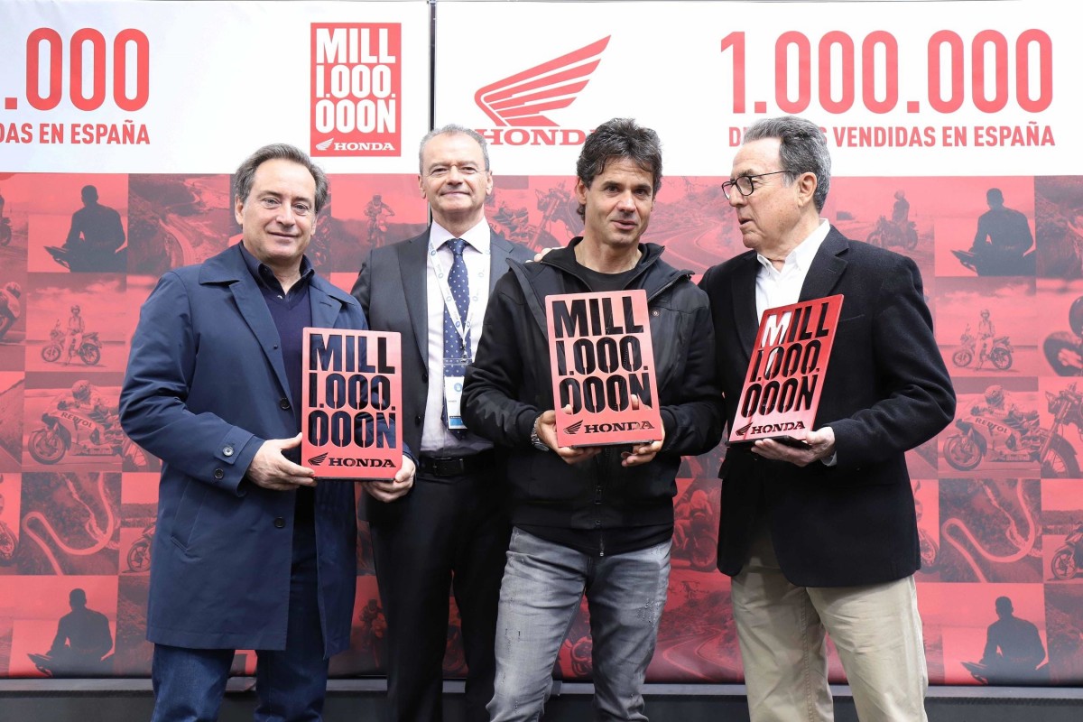  Sito Pons, Marc Serruya, Àlex Crivillé i Joan Cañellas a la presentació d'Honda a Barcelona