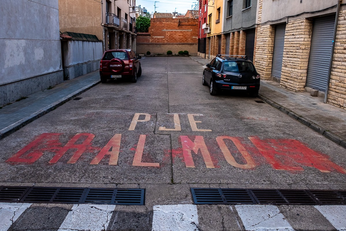 Les lletres que hi havia al barri de la Calla dedicades al general franquista Emilio Mola.