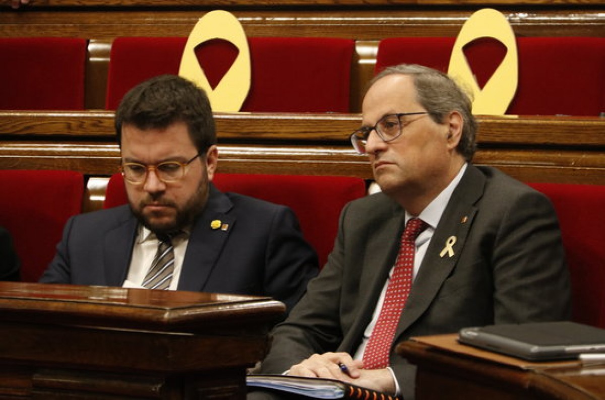El president de la Generalitat, Quim Torra, amb el vicepresident, Pere Aragonès, al Parlament.