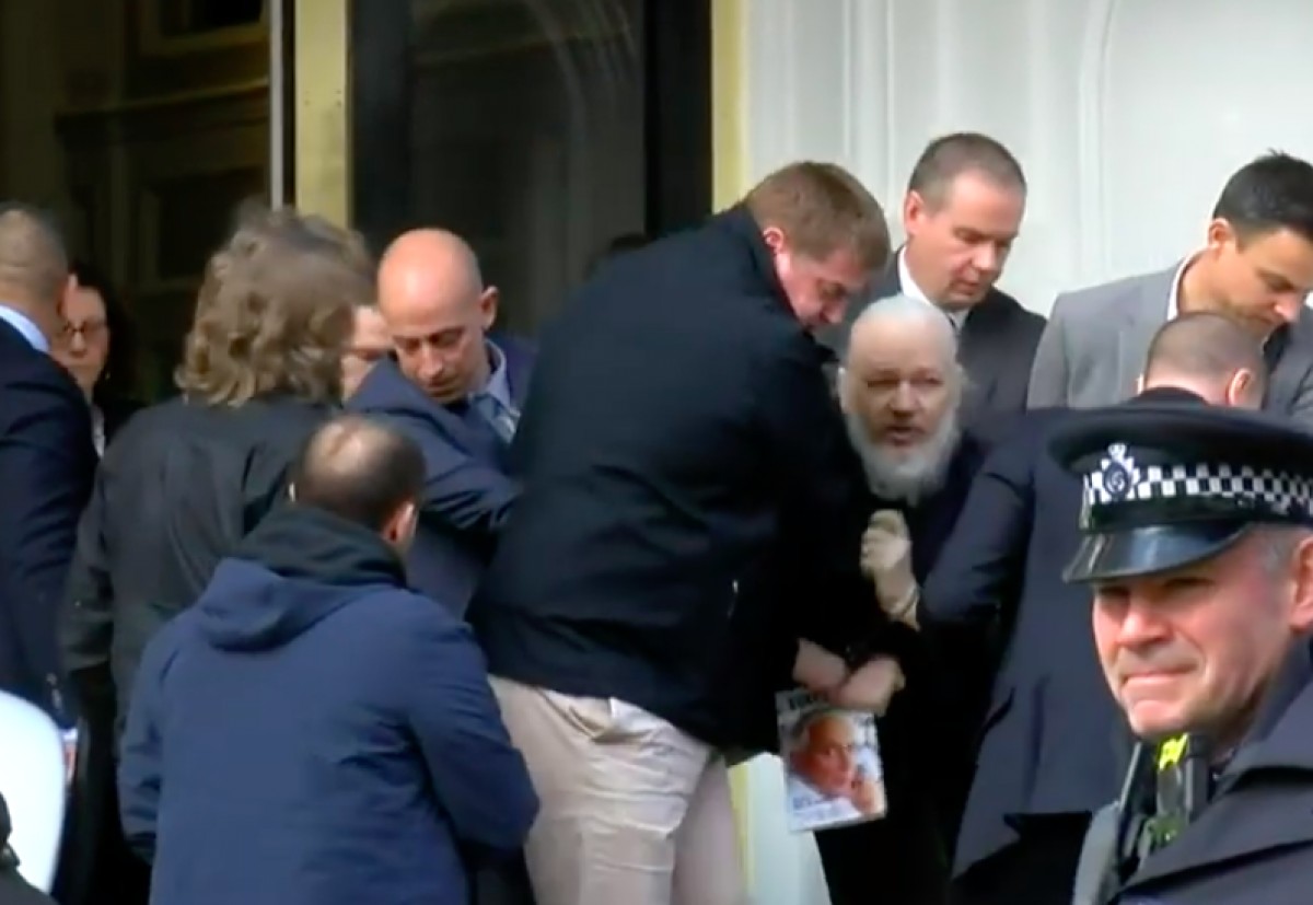 Julian Assange, en el moment de la detenció a Londres